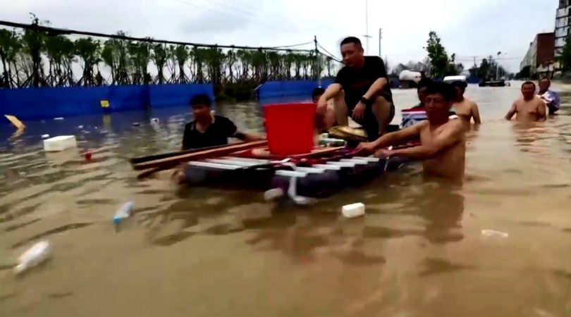 चीनको मध्य क्षेत्रमा व्यापक वर्षापछि आएको बाढीका कारण मृत्यु हुनेको संख्या पचास नाघ्यो