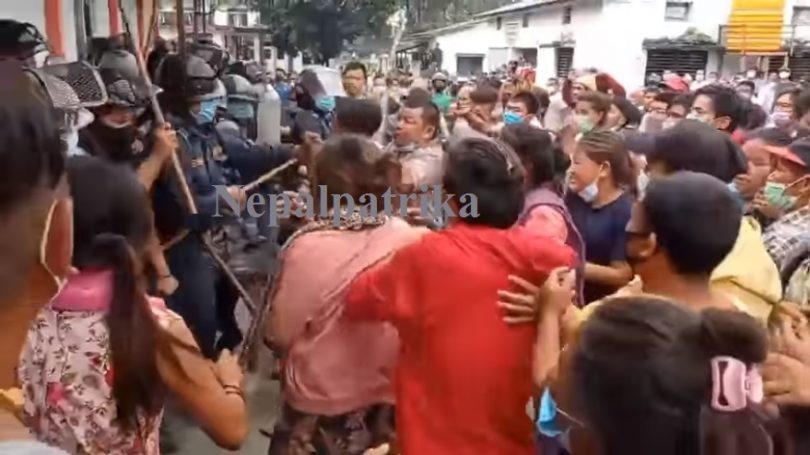 उदयपुरको बेलकामा स्थानीय र प्रहरीबीच भिड्न्त