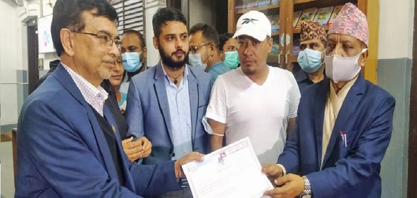 निर्वाचन आयोगद्वारा नेपाल नेतृत्वको नेकपा (एकीकृत समाजवादी) र ठाकुर नेतृत्वको लोकतान्त्रिक समाजवादी पार्टीलाई दलको मान्यता