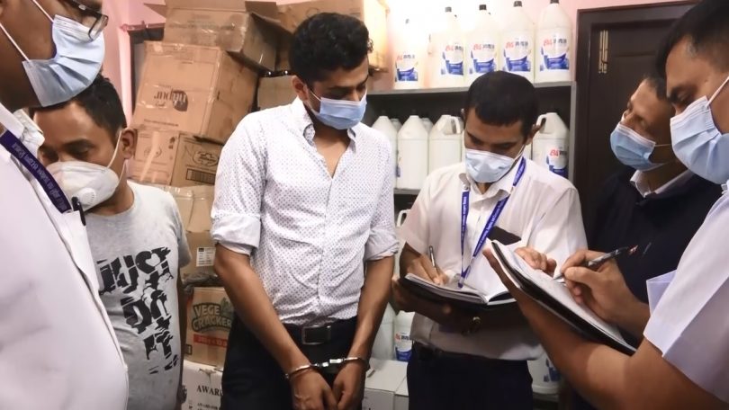 काठमाडौंको सानो भर्याङस्थित गोदाममा छापा, म्याद गुज्रिएको सामानमा नयाँ मिति राख्ने गरेको खुलासा