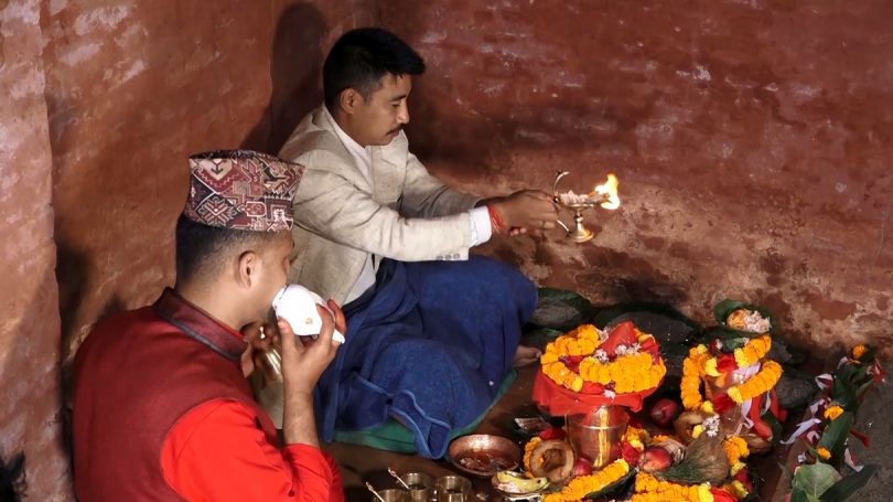 काठमाडौंको हनुमानढोकास्थित दसैँ घरमा घटस्थापनाको पहिलो दिन विधिवत जमरा राखियो