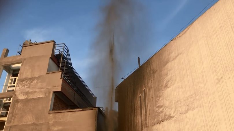काँडाघारीमा जमिनमुनीबाट ग्यास निस्कियो, ६ घण्टासम्म रोकथामको पहल भएन