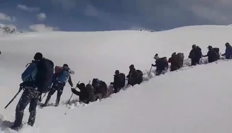 हुम्लामा खाद्यान्नको अभाव, हिउसंग संर्घषगर्दै काठमान्डौको यात्रा