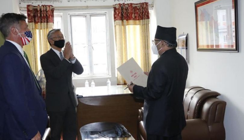अमेरिकी सहायक विदेशमन्त्री डोनाल्ड लुले भेटे प्रचण्डलाई