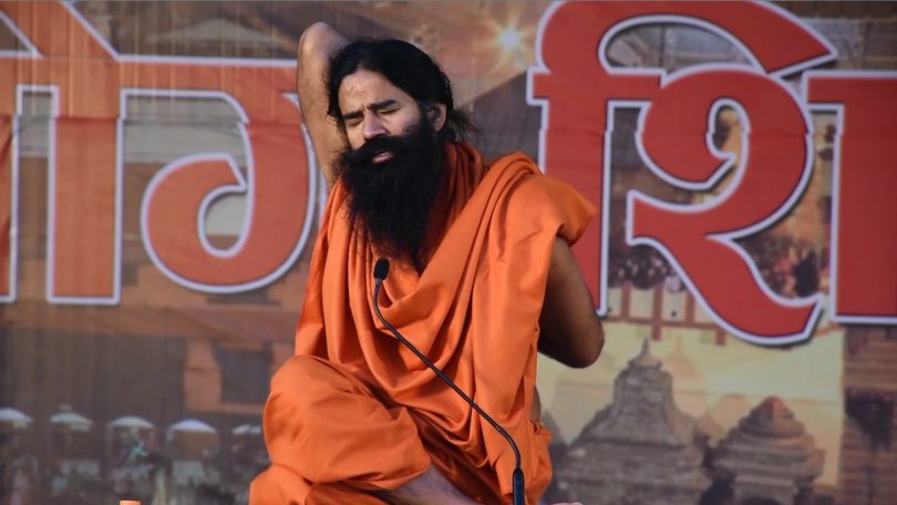 पशुपतिनाथ क्षेत्रस्थित हंशमण्डपमा रामदेवको एकदिने योग शिविर