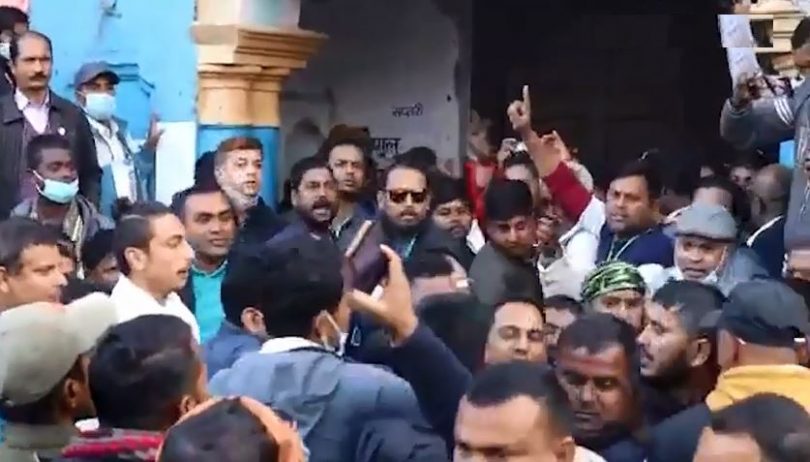 प्रदेश दुईको अधिवेशनमा मतदानको विषयलाई लिएर दुई पक्षबीच कुटाकुट
