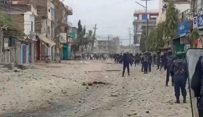 सर्लाहीको ईश्वरपुरमा स्थानीय र प्रहरी बिच दोहरो झडप अवस्था तनावग्रस्त,स्थानीय प्रसाशनद्वारा निशेधाज्ञा