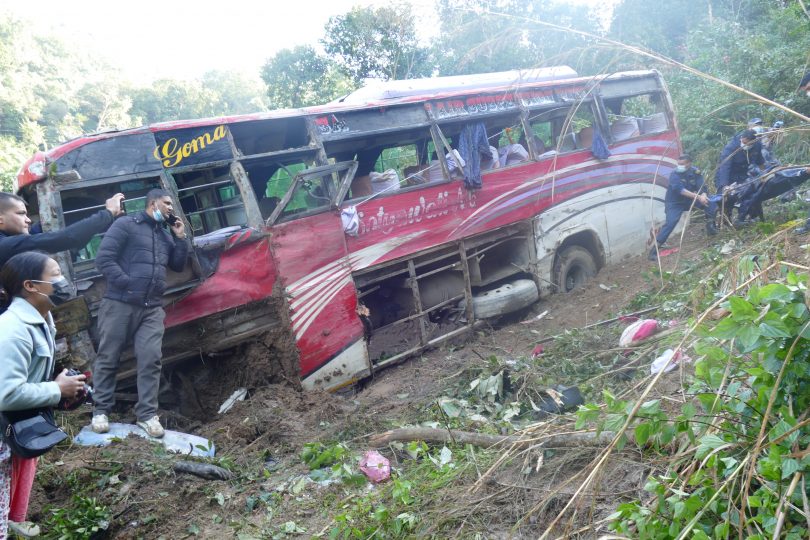 मलामी बोकेको बस दुर्घटना हुँदा सात जनाको मृत्यु