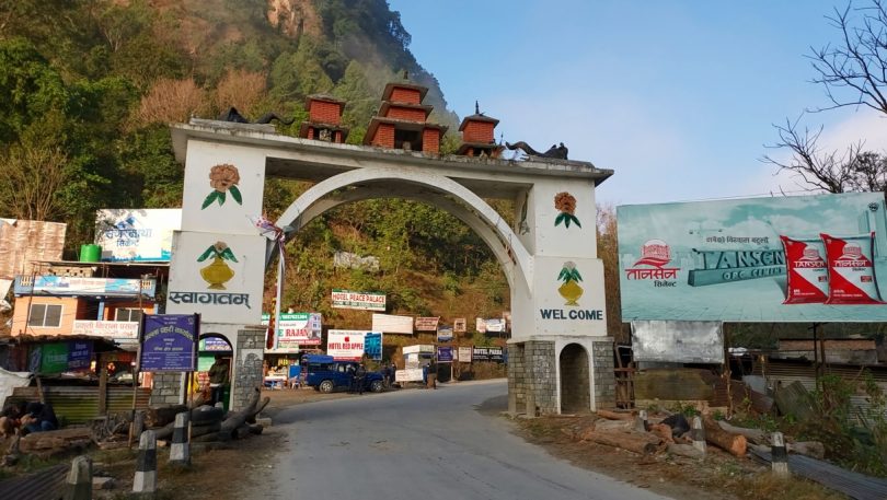 बागलुङ सदरमुकाम प्रवेश गर्ने मुख्य नाकामा हेल्थ डेक्स स्थापना नहाुदा संक्रमणको खतरा