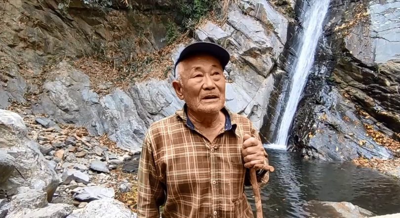 लेटाङको फूर्केटार नजिकै रहेको झरना प्रचारप्रसारको अभावमा ओझेलमा