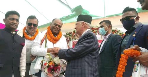 वीरगन्जका मेयर विजय सरावगी एमाले प्रवेश