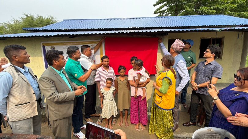 लायन्स क्लब इटहरी स्मार्टसिटीद्वारा घर तथा शौचालय निर्माण गरी हस्तान्तरण