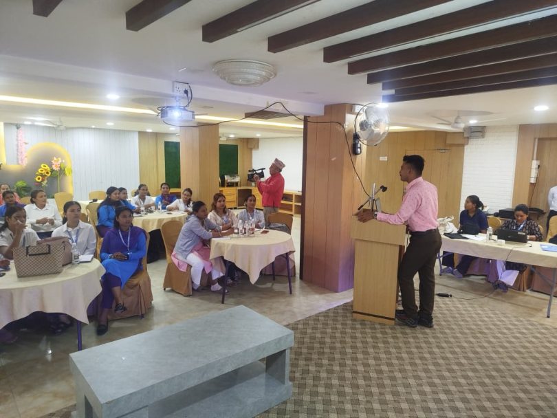 इटहरीमा विद्यालयका नर्सहरूसँग अनलाइन बालयौन दुर्व्यवहार रोकथाम अन्तरक्रिया