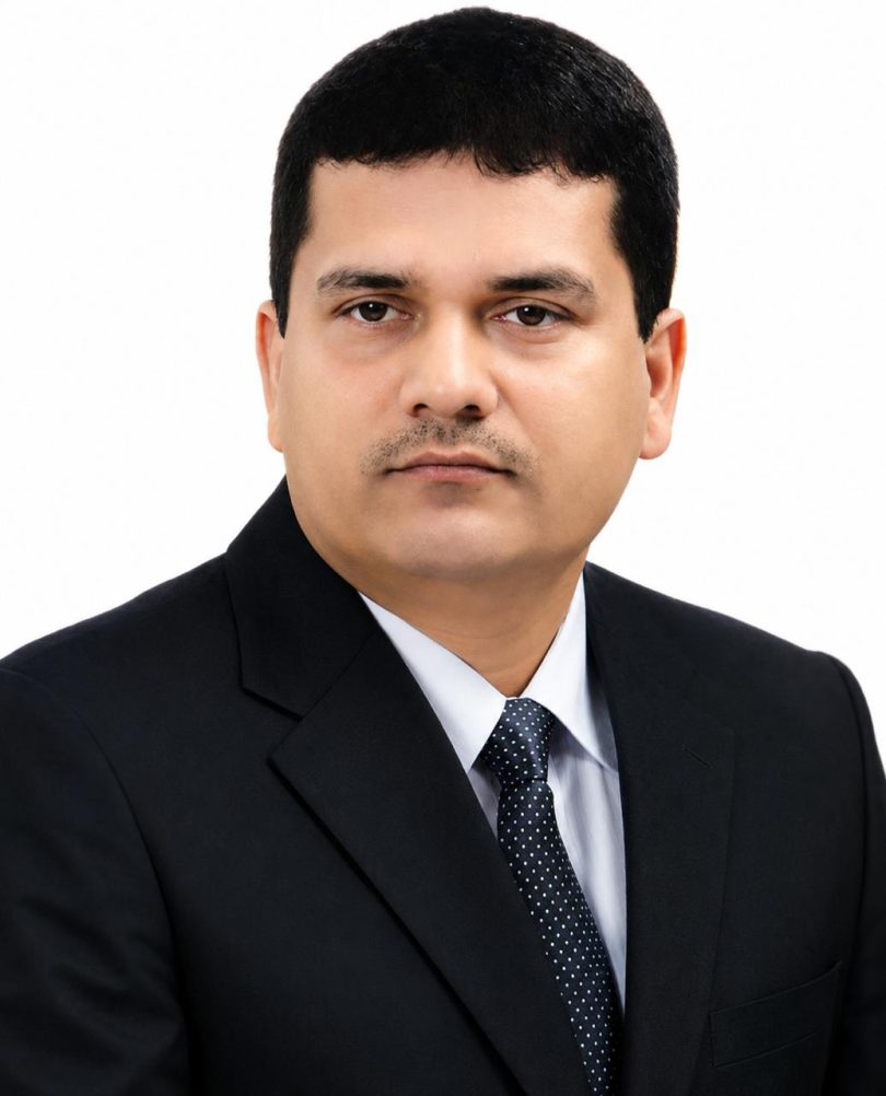 पैसाको मूल्य कि मानवीय मूल्यको पतन ?                                   जब सिद्धान्त, इमानदारी र विवेकको मूल्य तोकिन थाल्छ